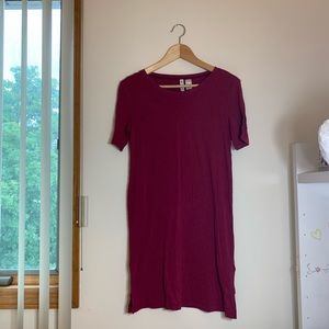 maroon 3/4 sleeve t shirt dress